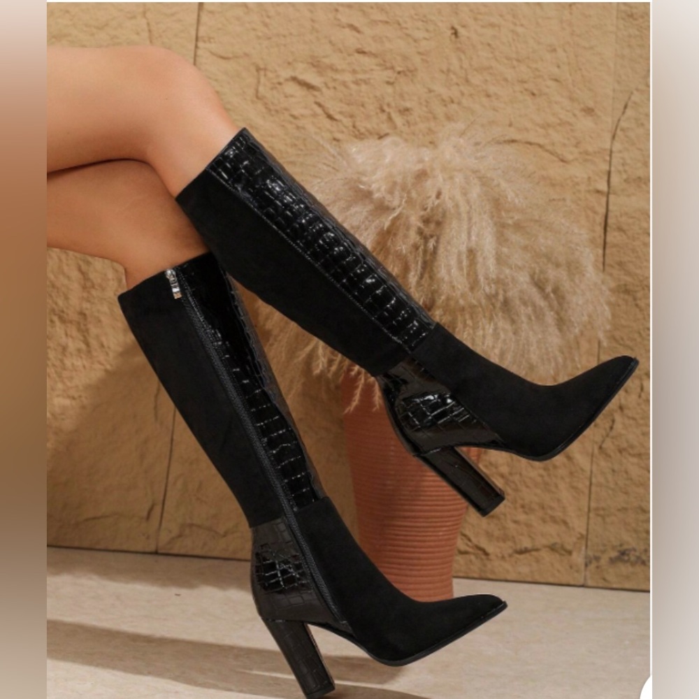 NWOT Faux Suede Alligator Color Block Black Knee High Block Heel Boots